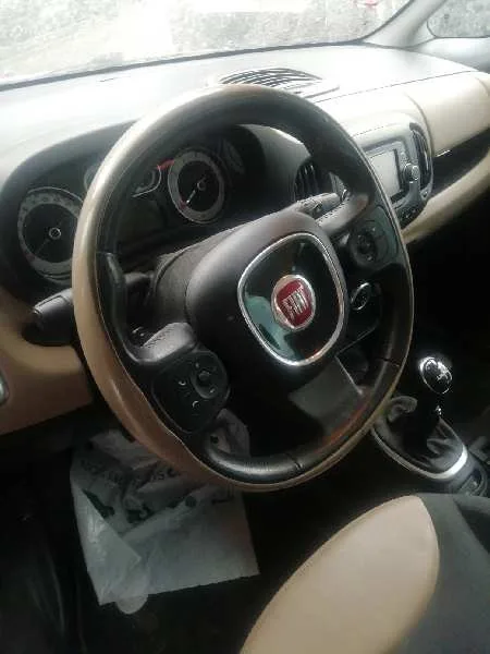Volante para Fiat 500 L (330)