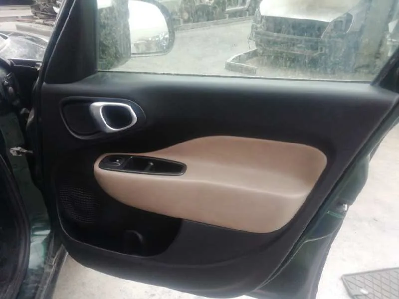Guarnecido Puerta Delantera Derecha para Fiat 500 L (330)