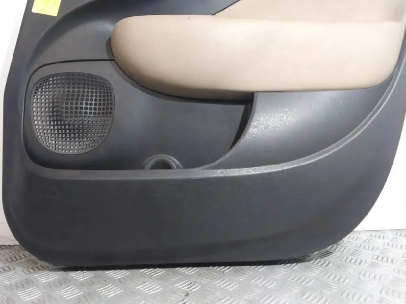 Guarnecido Puerta Delantera Derecha para Fiat 500 L (330)