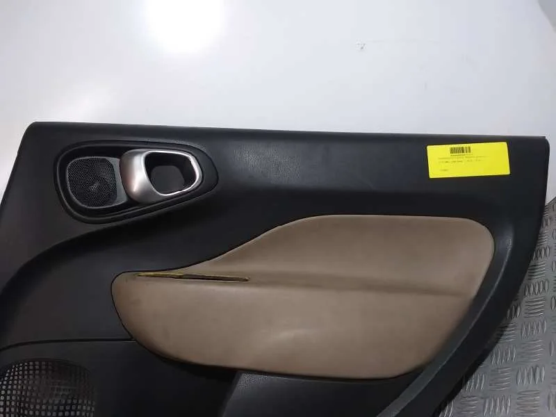 Guarnecido Puerta Trasera Derecha para Fiat 500 L (330)