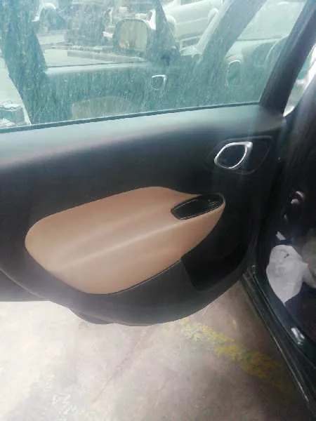 Guarnecido Puerta Trasera Izquierda para Fiat 500 L (330)
