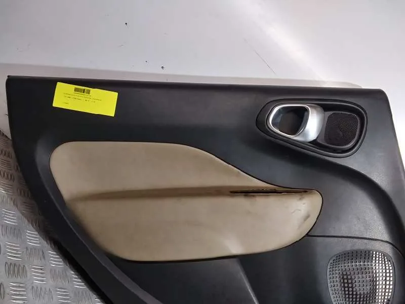 Guarnecido Puerta Trasera Izquierda para Fiat 500 L (330)