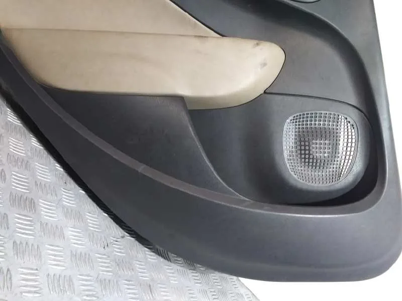 Guarnecido Puerta Trasera Izquierda para Fiat 500 L (330)