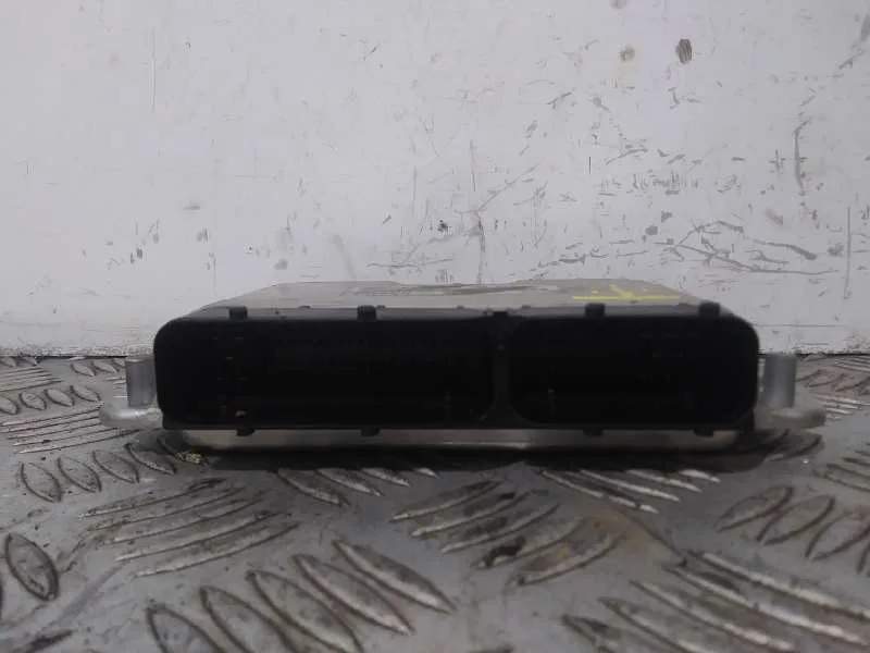 Centralita Motor Uce para Audi A2 (8Z)