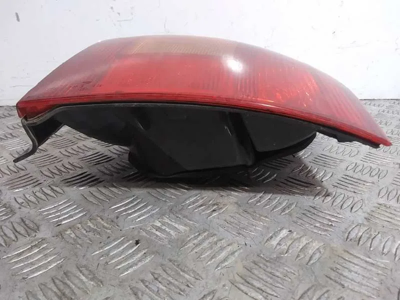 Piloto Trasero Derecho para Toyota Corolla (E12)