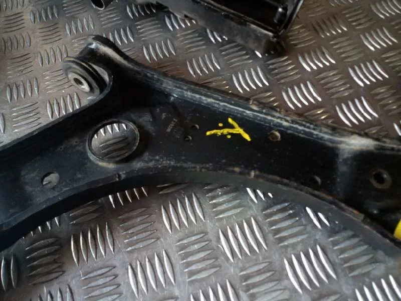Brazo Suspension Inferior Delantero Izquierdo para Seat Leon (1P1)