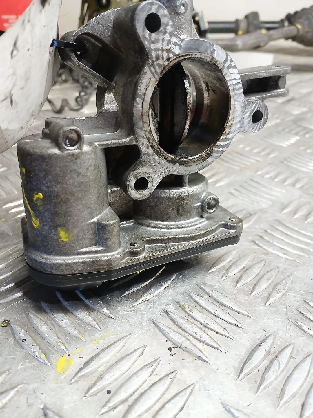 Caja Mariposa para Opel Corsa D