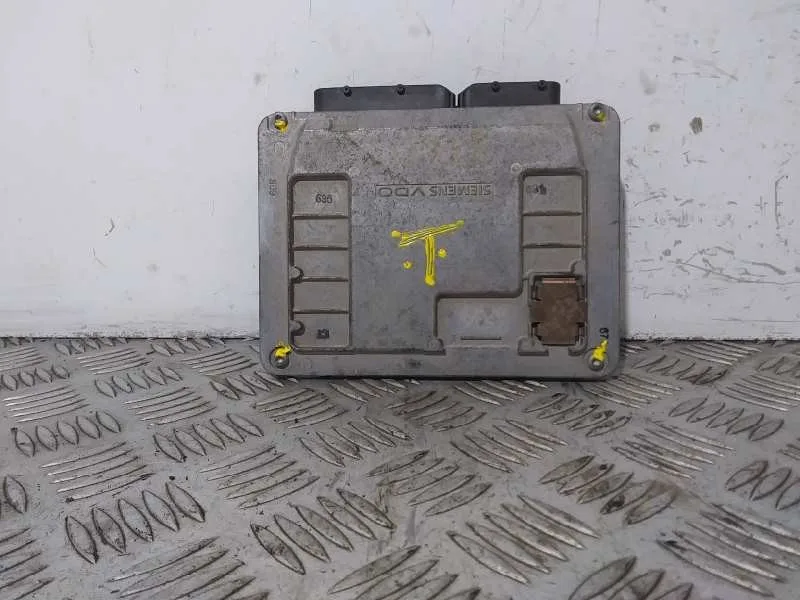 Centralita Motor Uce para Seat Leon (1P1)