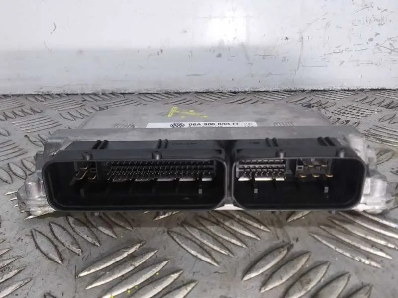 Centralita Motor Uce para Seat Leon (1P1)