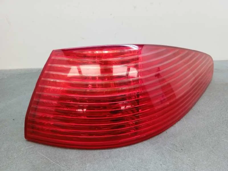 Piloto Trasero Derecho para Peugeot 607 (S2)