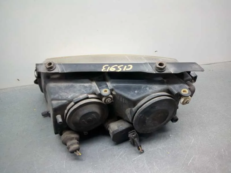Faro Derecho para Volkswagen Passat Berlina (3B2)