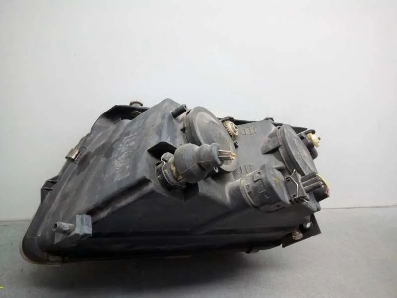 Faro Derecho para Volkswagen Passat Berlina (3B2)