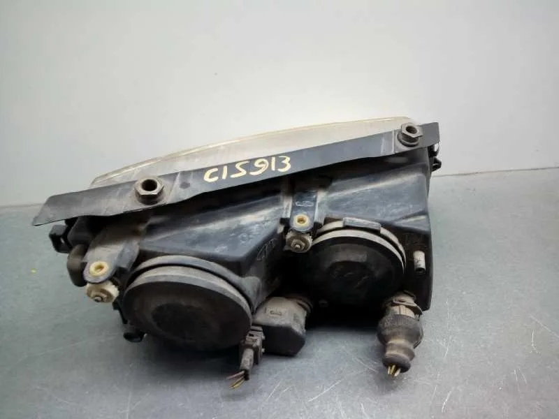 Faro Izquierdo para Volkswagen Passat Berlina (3B2)