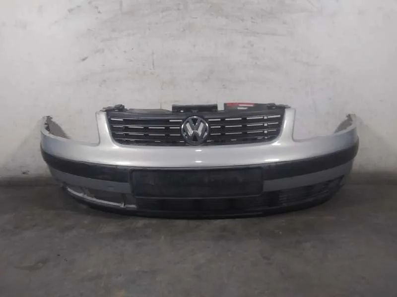 Paragolpes Delantero para Volkswagen Passat Berlina (3B2)