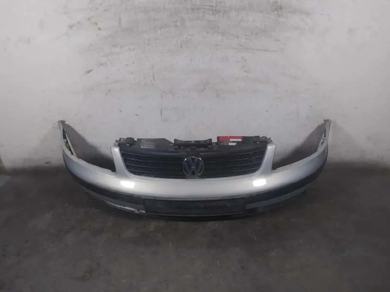 Paragolpes Delantero para Volkswagen Passat Berlina (3B2)