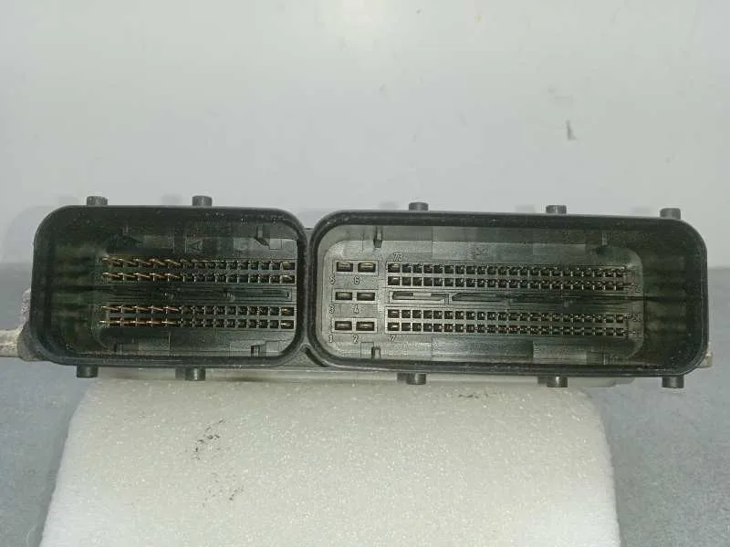 Centralita Motor Uce para Volkswagen Touran (1T1)