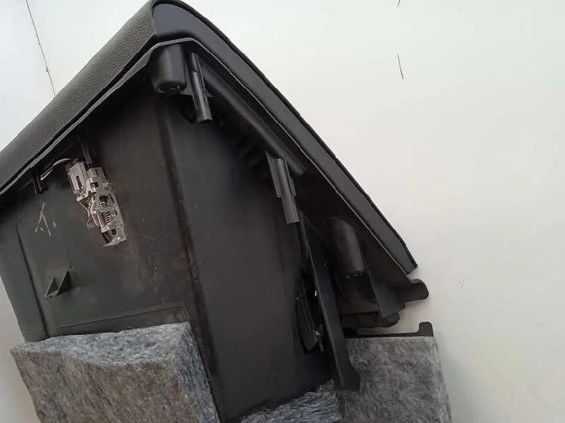 Guantera para Opel Astra J Lim.