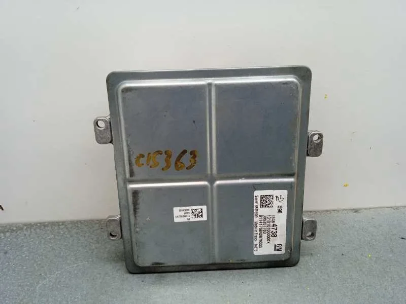 Centralita Motor Uce para Opel Astra J Lim.