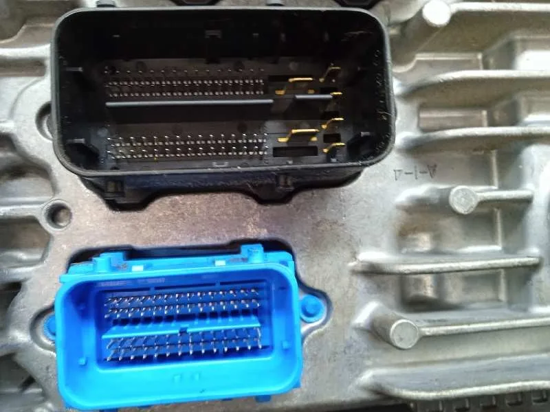 Centralita Motor Uce para Opel Astra J Lim.