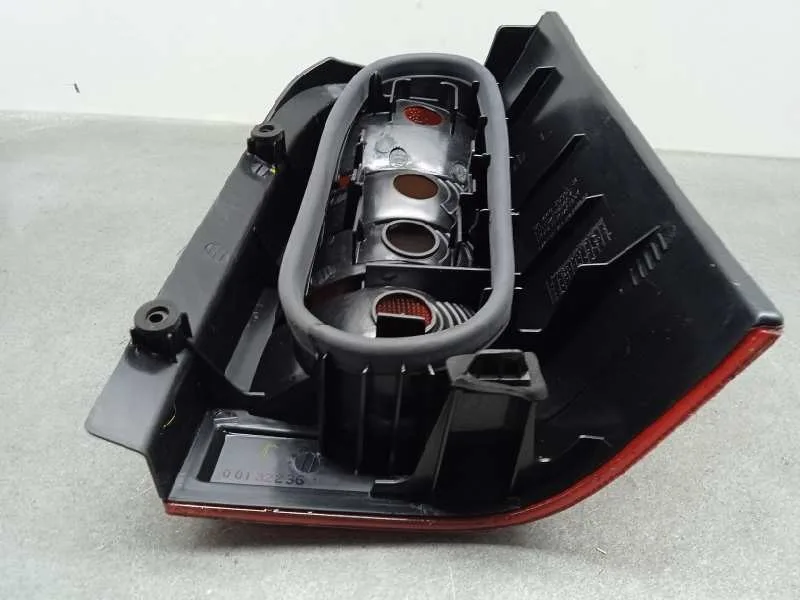 Piloto Trasero Izquierdo para Mercedes-Benz Vito (W638) Caja Cerrada