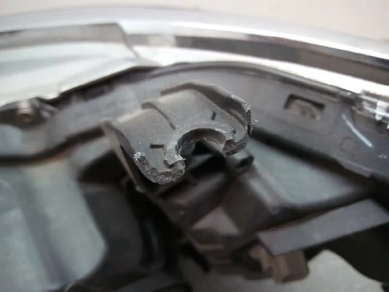 Faro Derecho para Toyota Auris Touring Sports (E18)