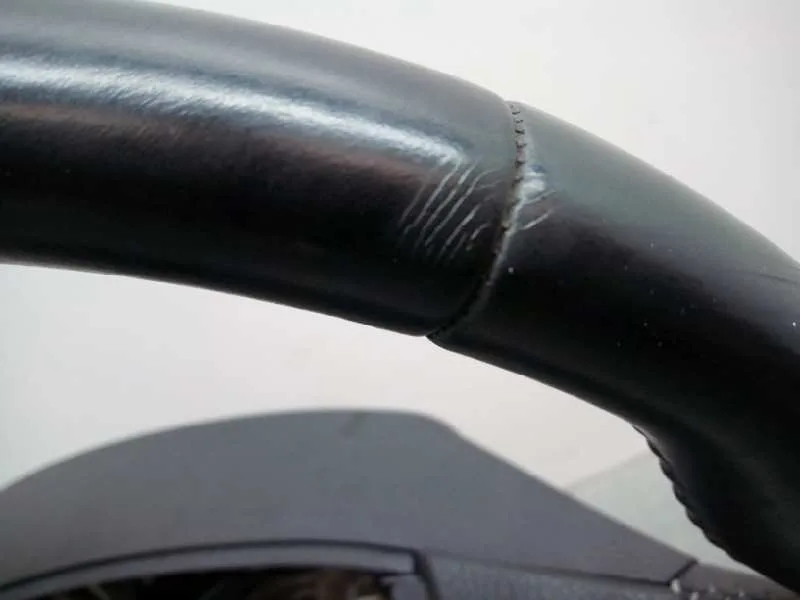 Volante para Toyota Auris Touring Sports (E18)