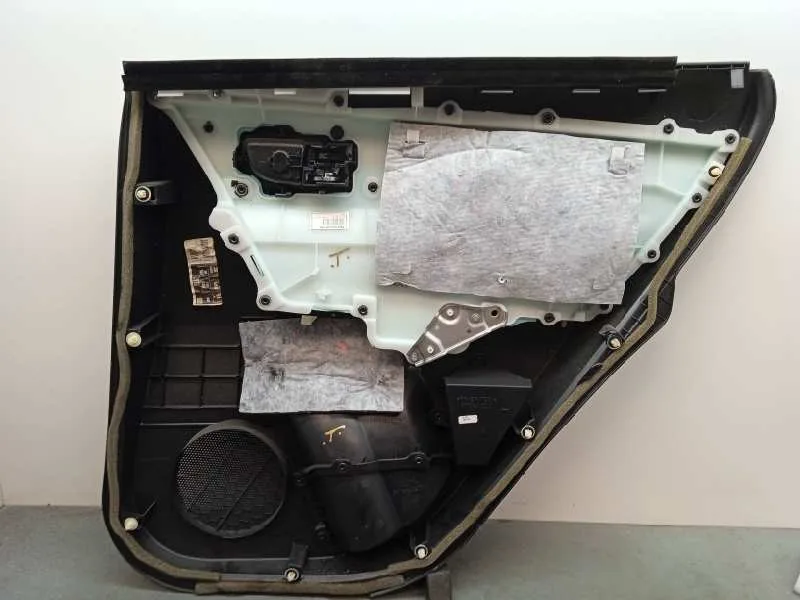 Guarnecido Puerta Trasera Izquierda para Toyota Auris Touring Sports (E18)