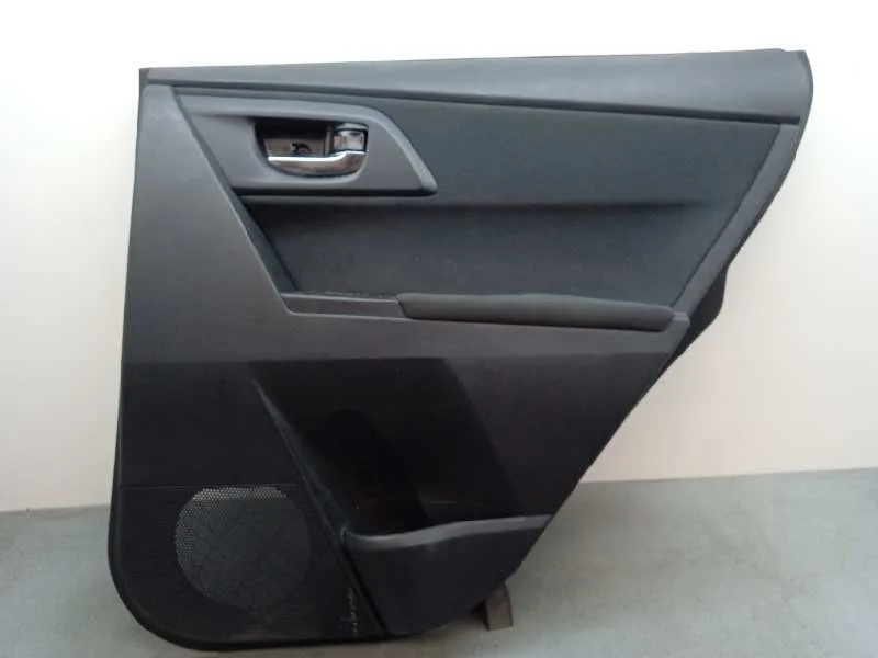 Guarnecido Puerta Trasera Derecha para Toyota Auris Touring Sports (E18)