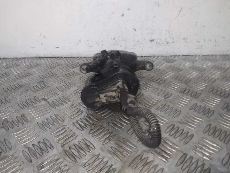 Pinza Freno Trasera Izquierda para Volkswagen Passat Lim. (362)