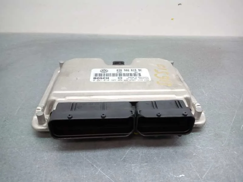 Centralita Motor Uce para Volkswagen Passat Berlina (3B2)