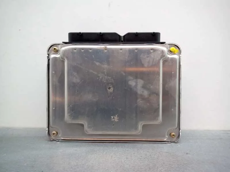 Centralita Motor Uce para Volkswagen Passat Berlina (3B2)