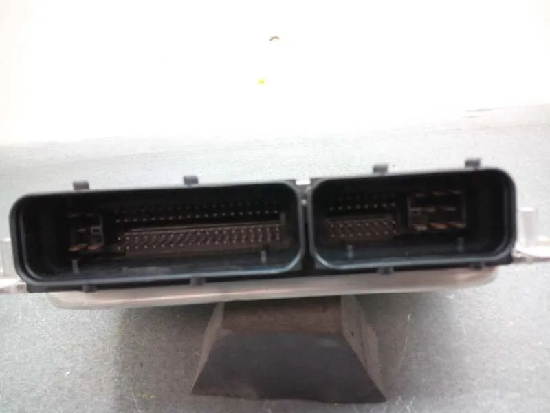 Centralita Motor Uce para Volkswagen Passat Berlina (3B2)