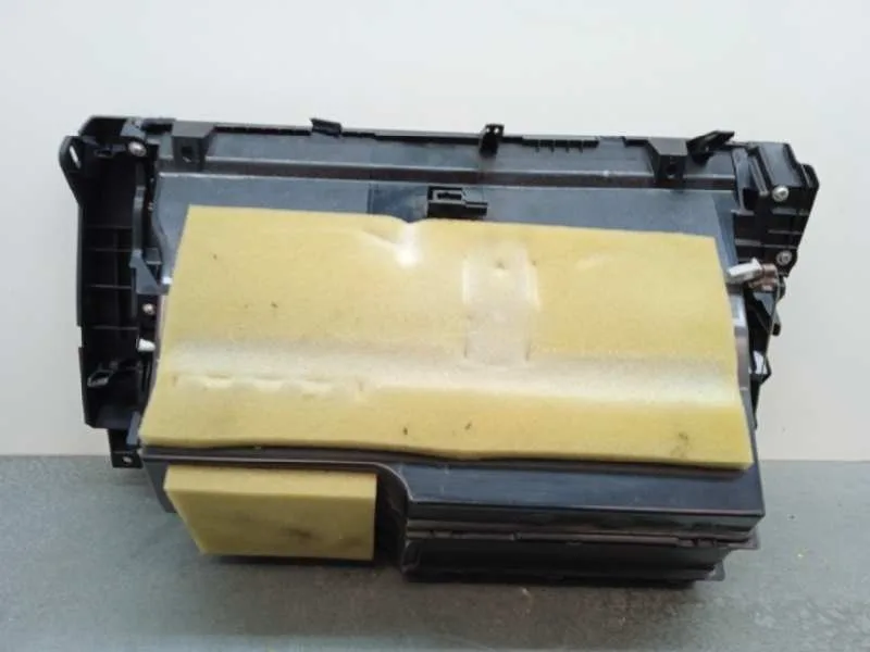 Guantera para Lexus Ct