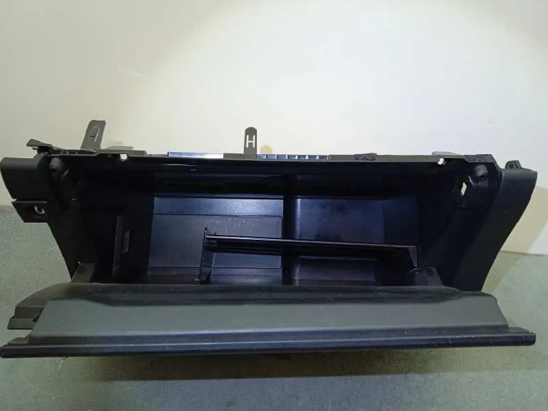Guantera para Lexus Ct