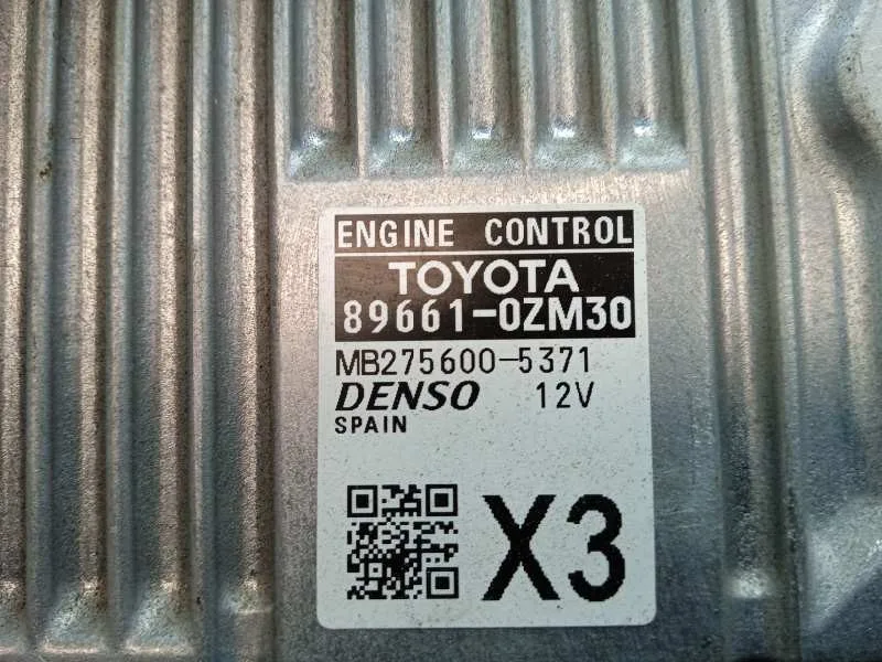 Centralita Motor Uce para Toyota Auris Touring Sports (E18)