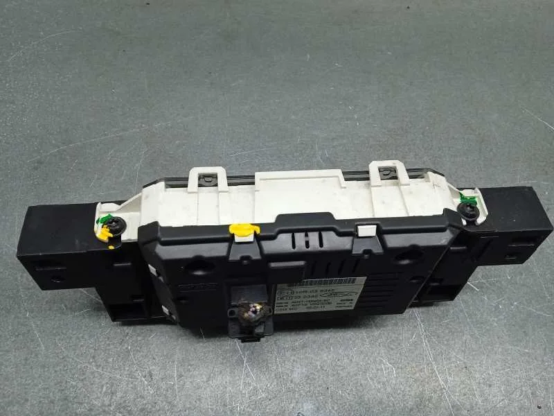 Display para Ford Focus Lim. (Cb8)