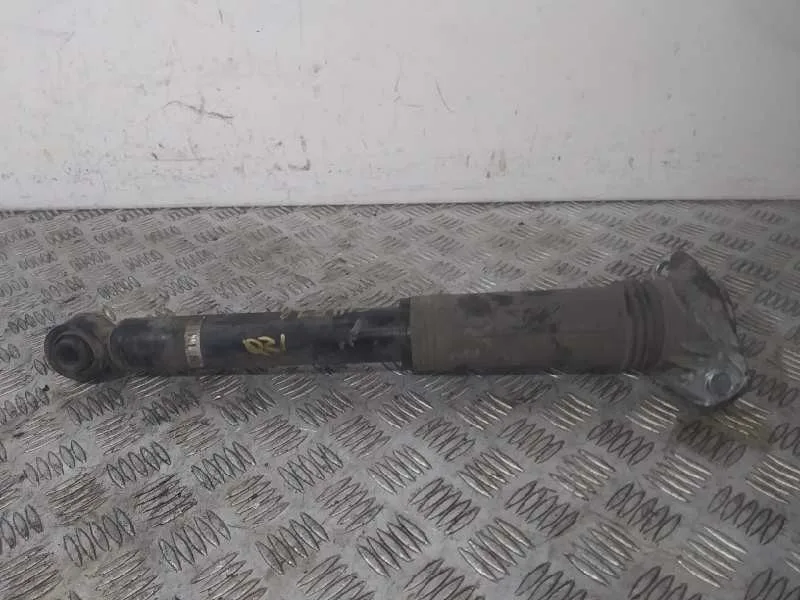 Amortiguador Trasero Izquierdo para Toyota Corolla (E18)