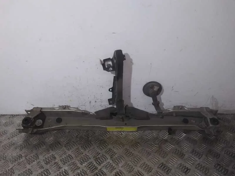 Panel Frontal para Toyota Corolla Verso (R1)