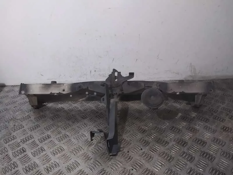 Panel Frontal para Toyota Corolla Verso (R1)