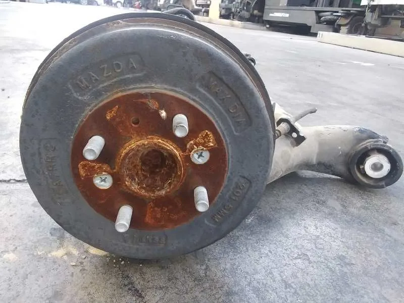 Puente Trasero para Mazda 2 Lim. ()