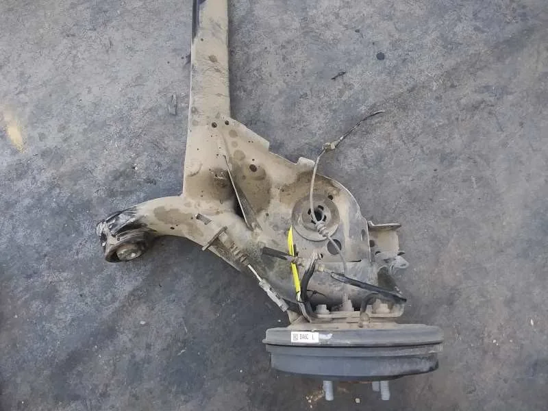 Puente Trasero para Mazda 2 Lim. ()