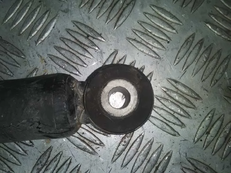 Amortiguador Trasero Izquierdo para Mazda 2 Lim. ()