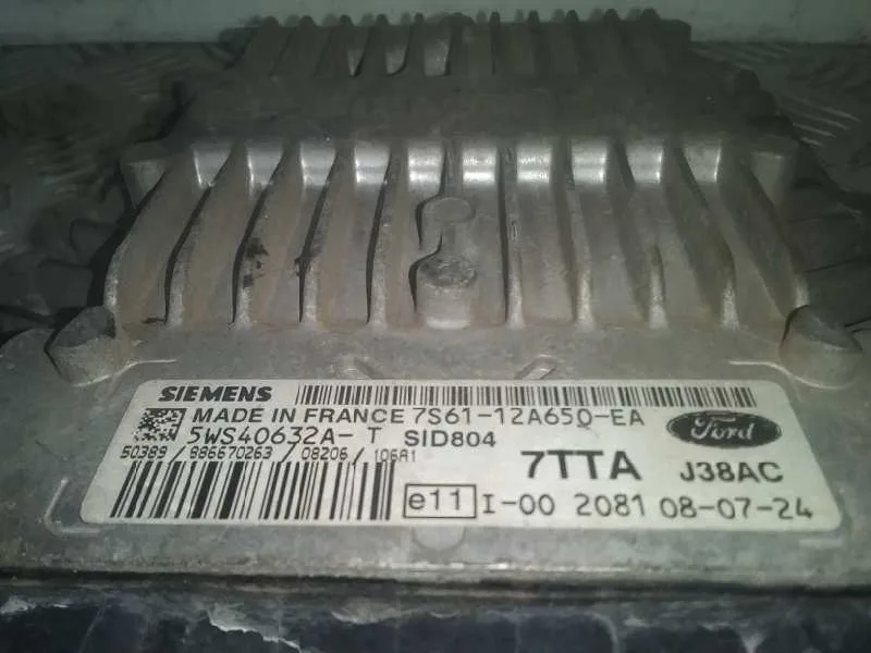 Centralita Motor Uce para Ford Fiesta (Cbk)
