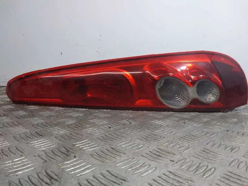 Piloto Trasero Derecho para Ford Fiesta (Cbk)
