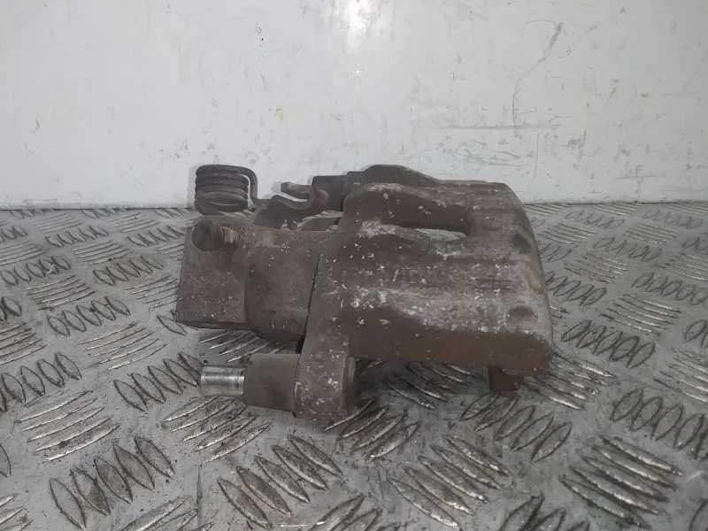 Pinza Freno Trasera Derecha para Ford Focus Lim. (Cb8)