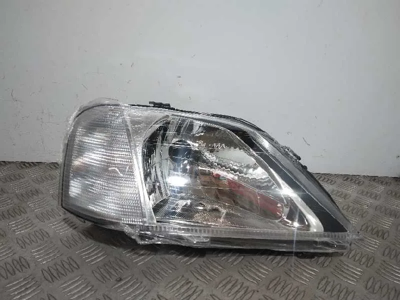 Faro Derecho para Dacia Logan