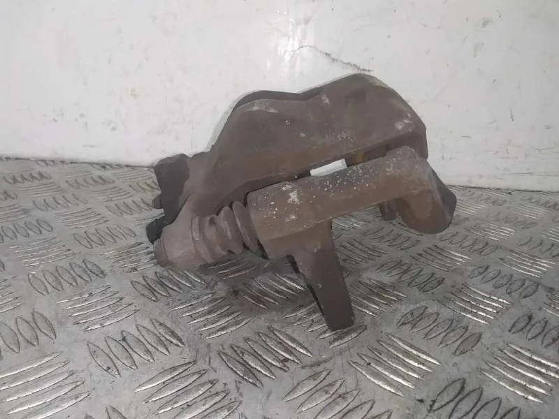 Pinza Freno Delantera Izquierda para Toyota Corolla (E18)