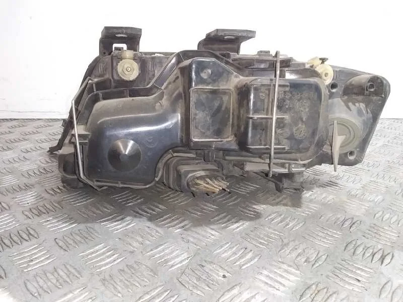 Faro Derecho para Audi A6 Berlina (4B2)