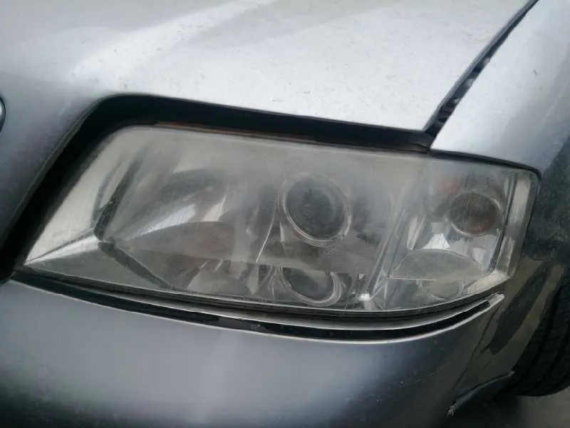 Faro Izquierdo para Audi A6 Berlina (4B2)