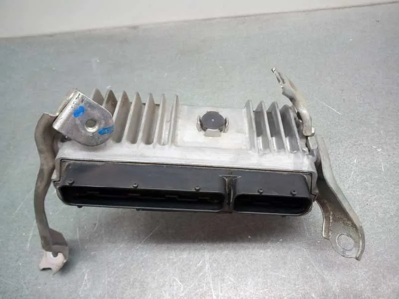 Centralita Motor Uce para Toyota Corolla (E18)